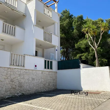 Kata Apartment